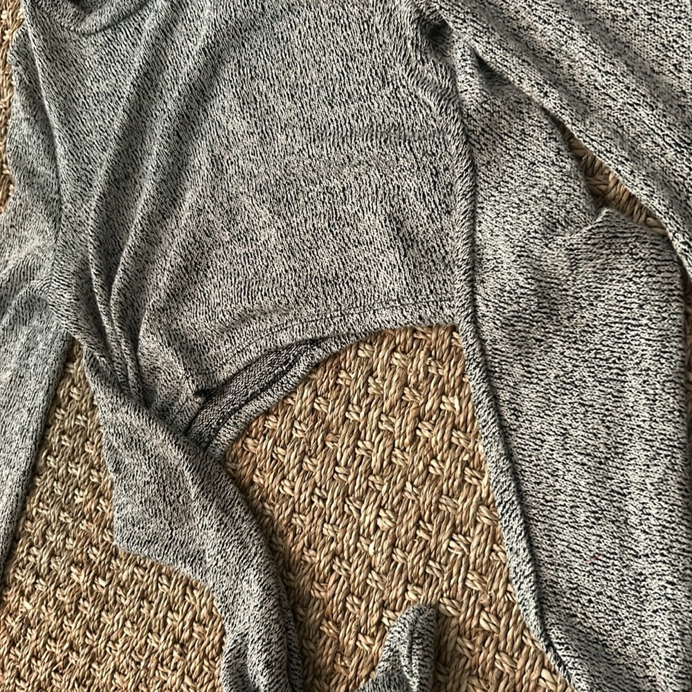 Urban Outfitters Grey Black Speckled Sweater Size Small - Picture 5 of 6